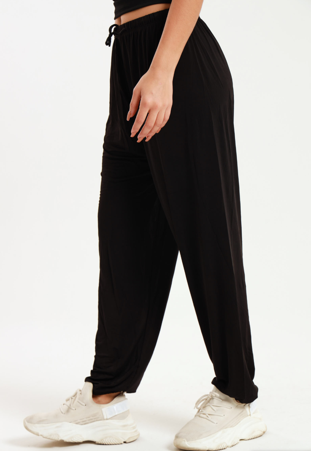 Casual black harem wide leg pants with elastic waistband.