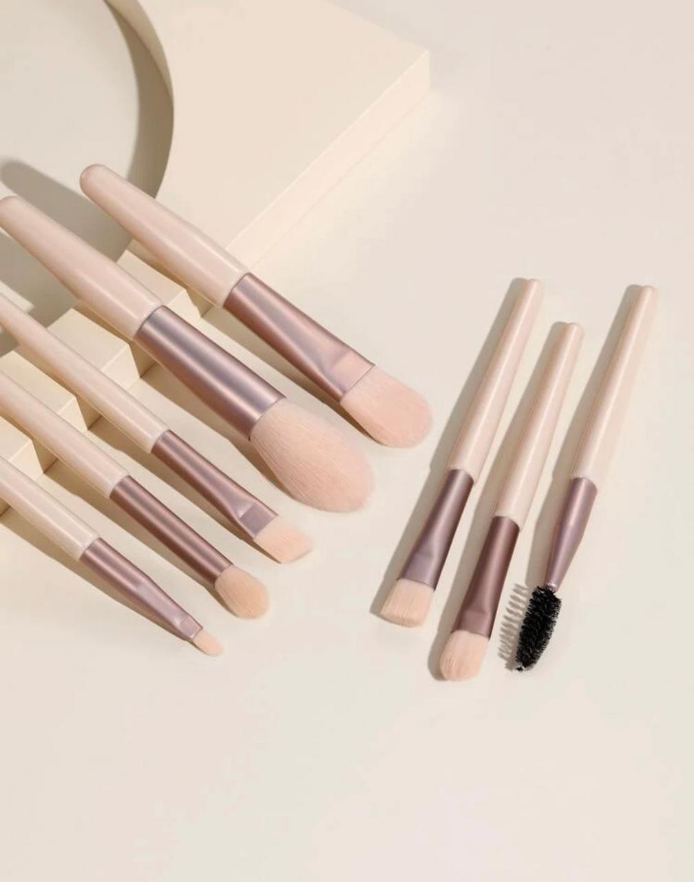 8 Pcs Mini Makeup Brush Travel Set - Merch And Co 